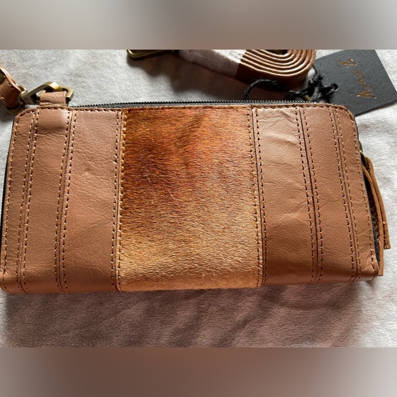 Mona B Brown Leather Wallet with Removable Strap - Picture 3 of 6